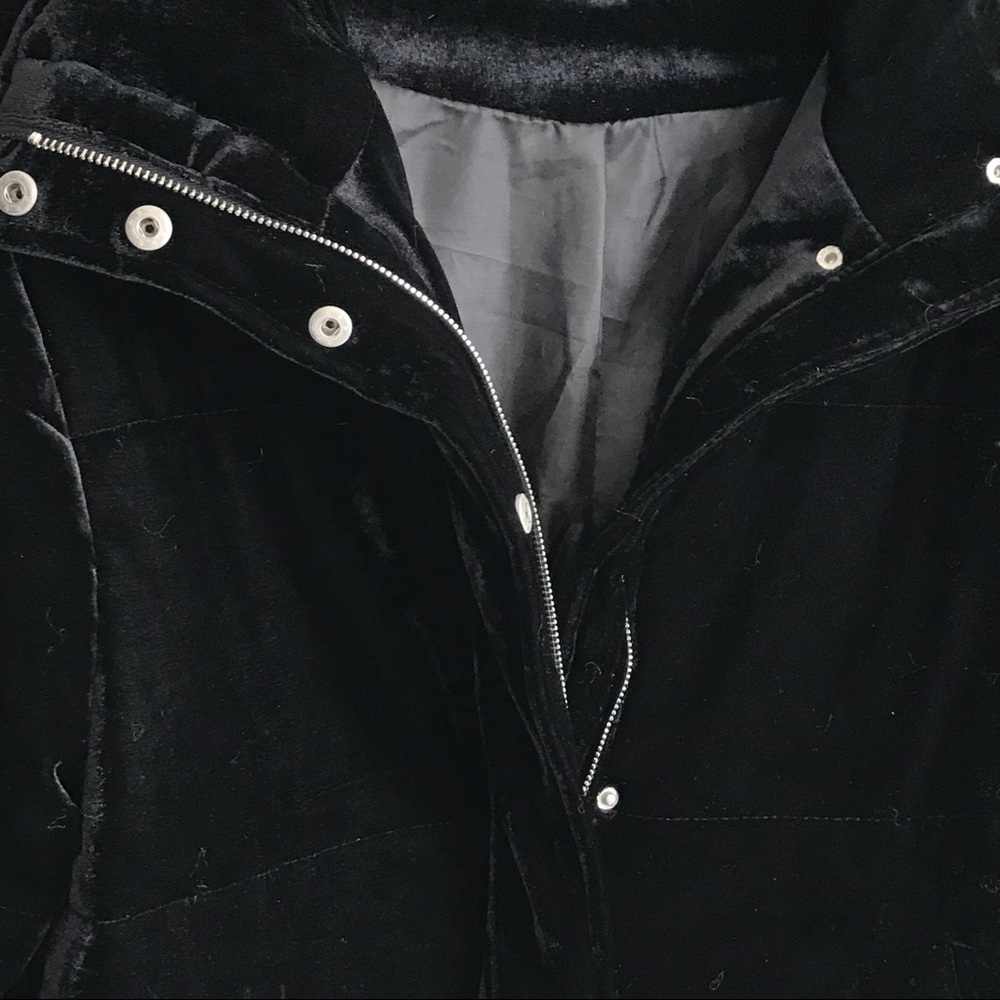 BLACK VELVET PUFFER JACKET - Picture 7 of 8